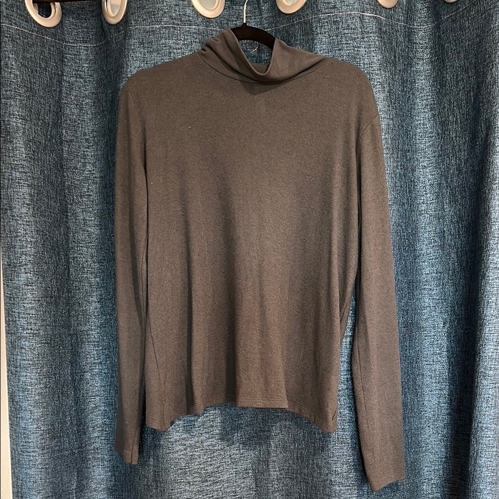 ALO Yoga Grey Long Sleeve Top